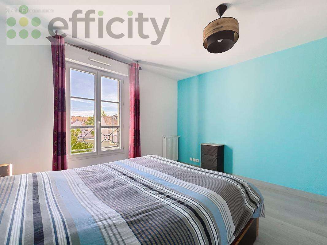 Maison à BAILLY-ROMAINVILLIERS