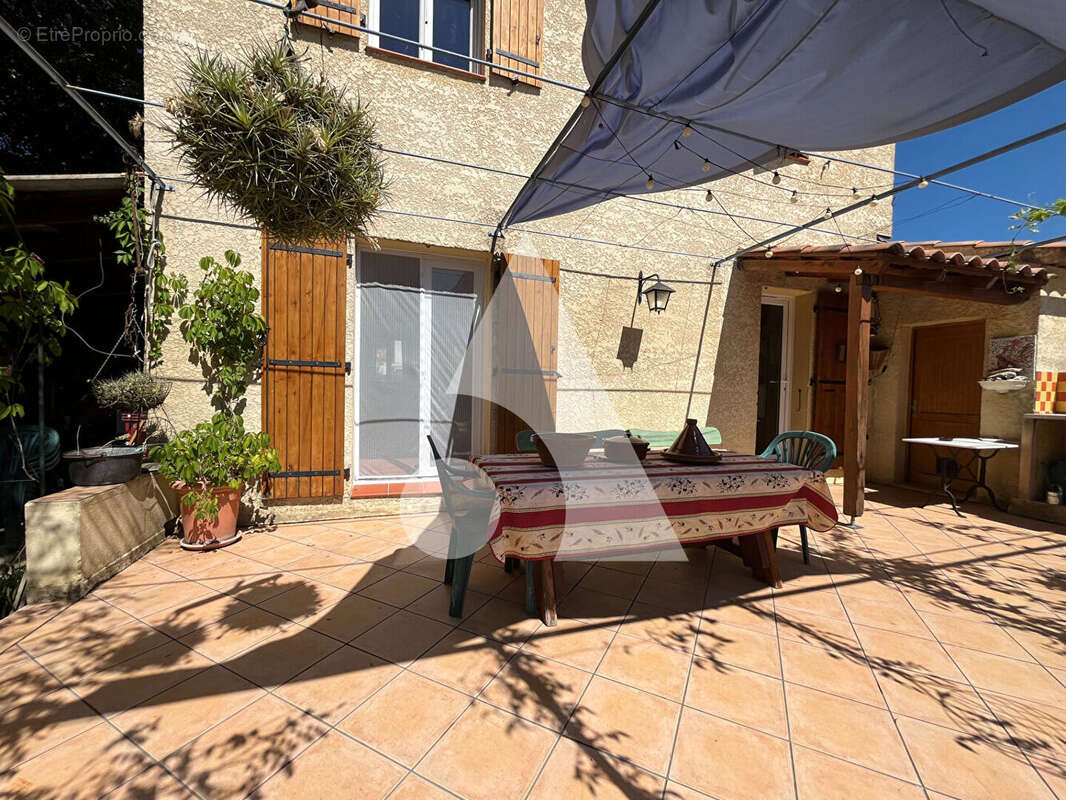 Maison à GREOUX-LES-BAINS