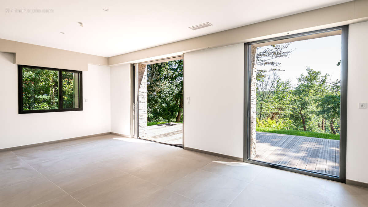 Maison à TASSIN-LA-DEMI-LUNE