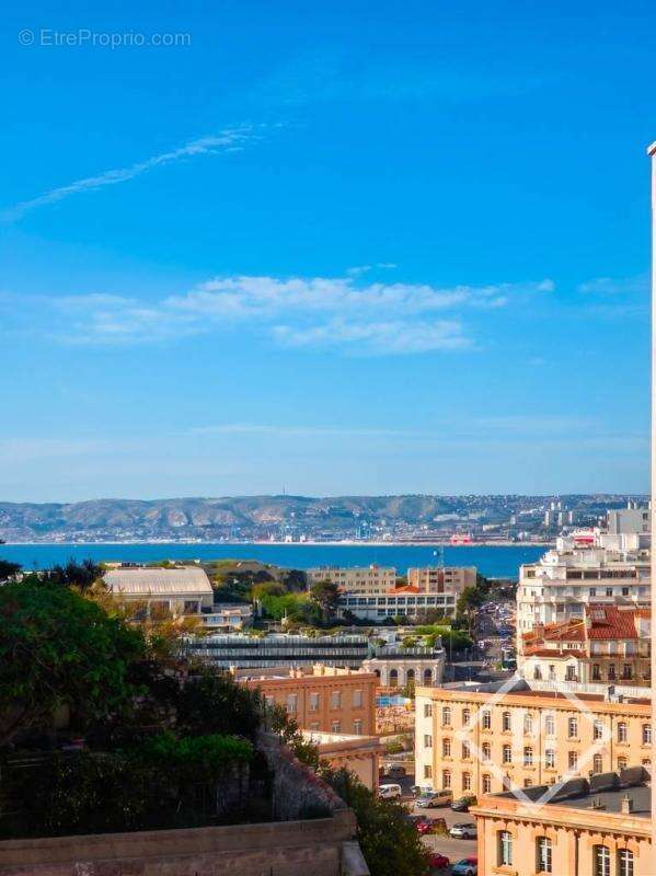 Appartement à MARSEILLE-7E