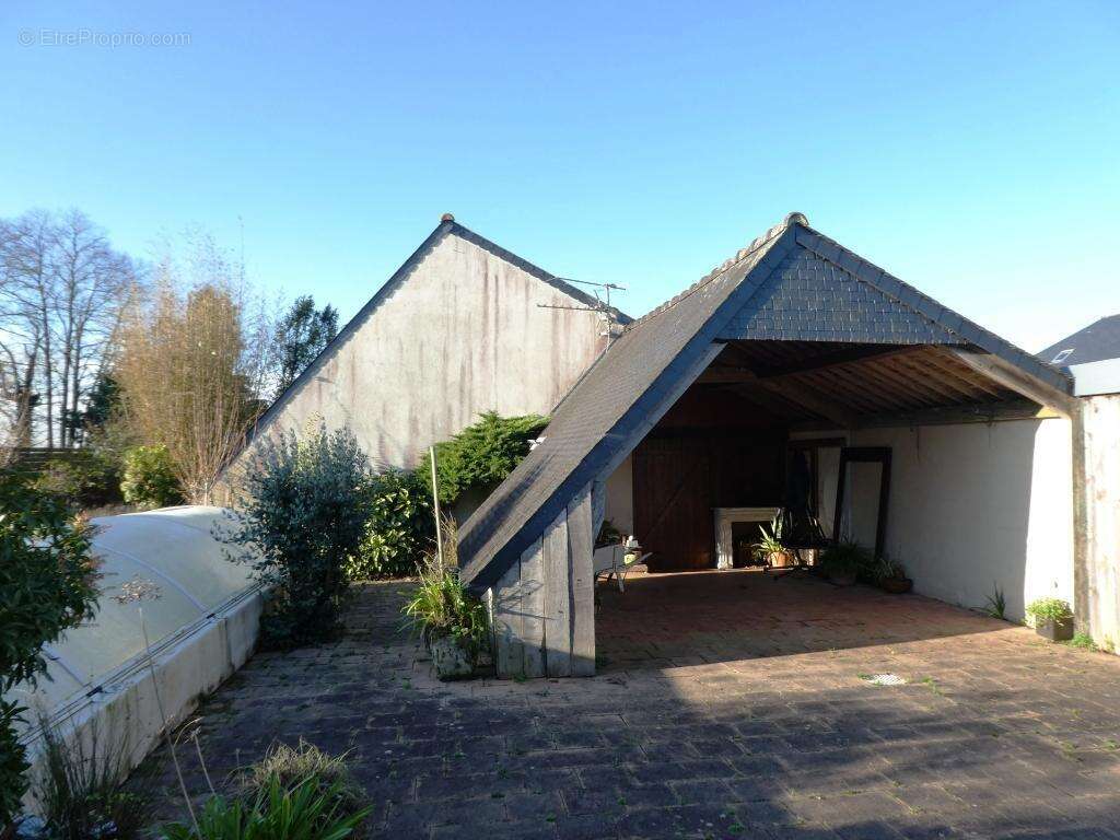 Maison à SAINT-CARADEC-TREGOMEL