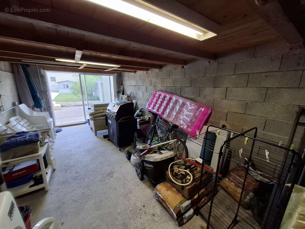 Maison à FONTVIEILLE