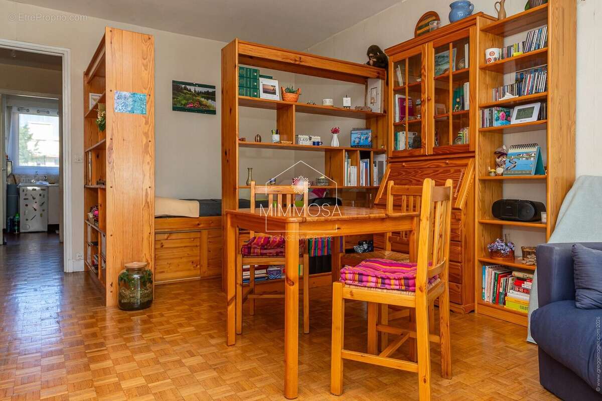 Appartement à LES PAVILLONS-SOUS-BOIS