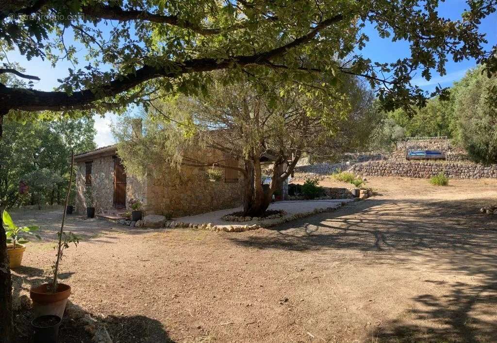 Maison à CHATEAUDOUBLE