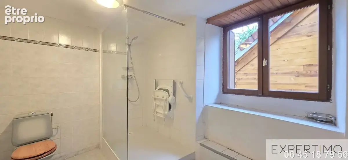Maison  avec deux appartements, jardins et garage - photo 9