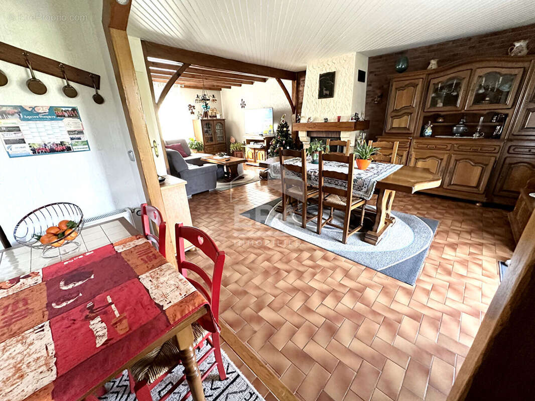 Maison à VILLENEUVE-LA-GUYARD