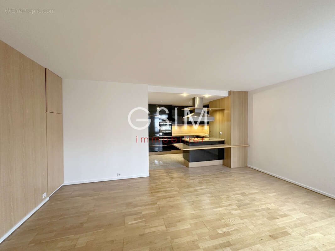 Appartement à NEUILLY-SUR-SEINE