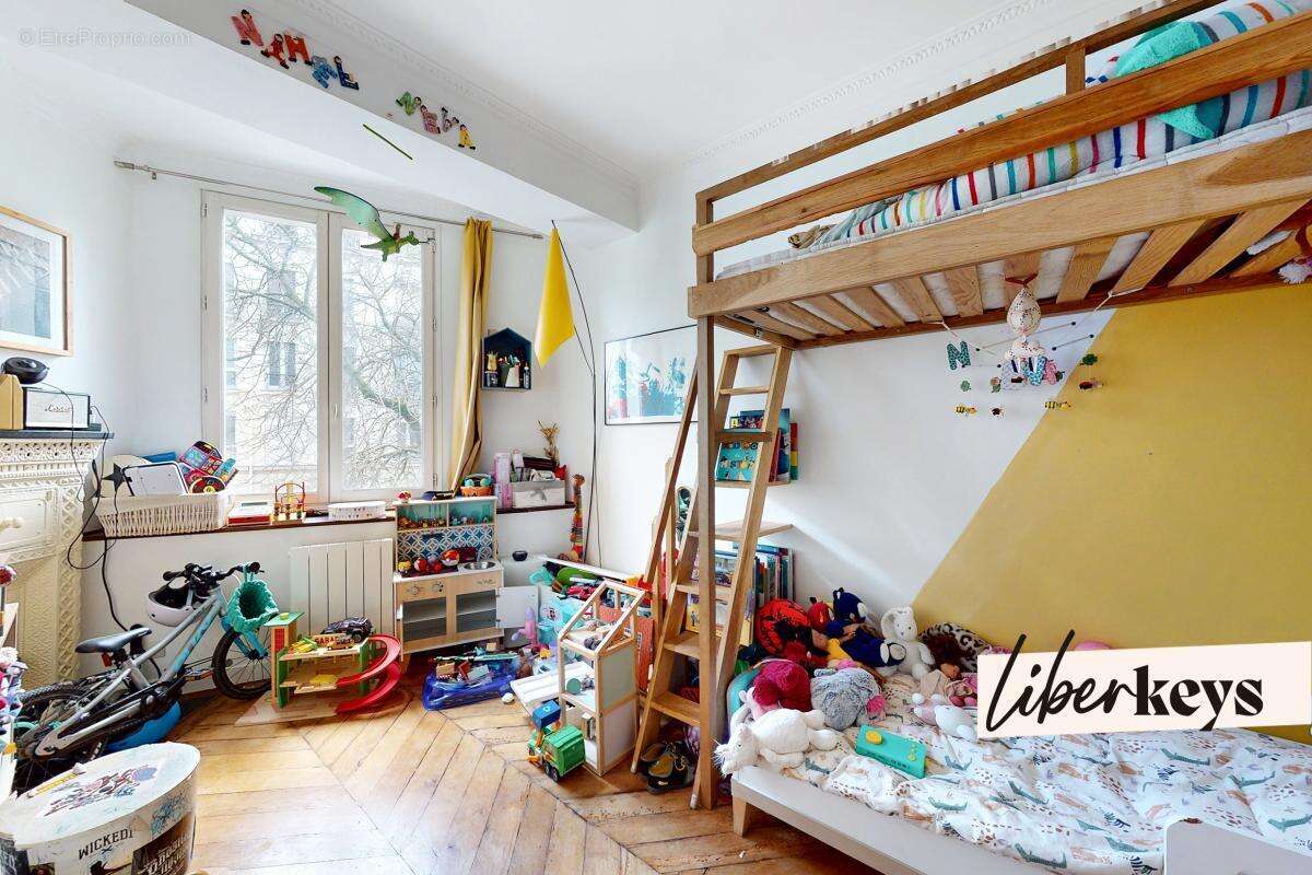 Appartement à PARIS-14E
