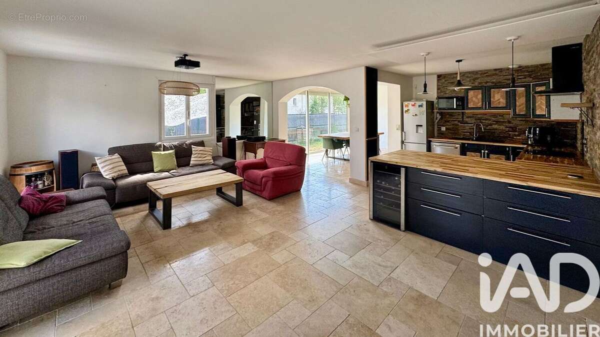 Maison 160 m² à Frouzins  - photo 2