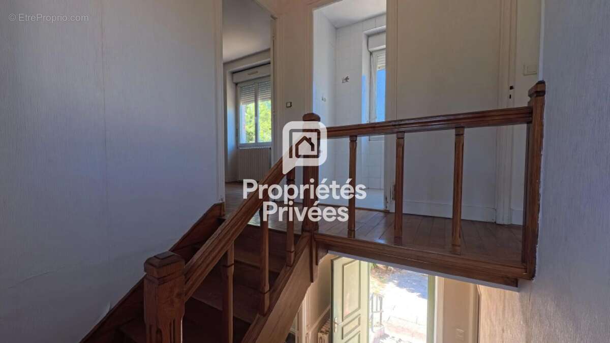 Nontron (24300) --- maison des années 30 au charme préservé --- - photo 9