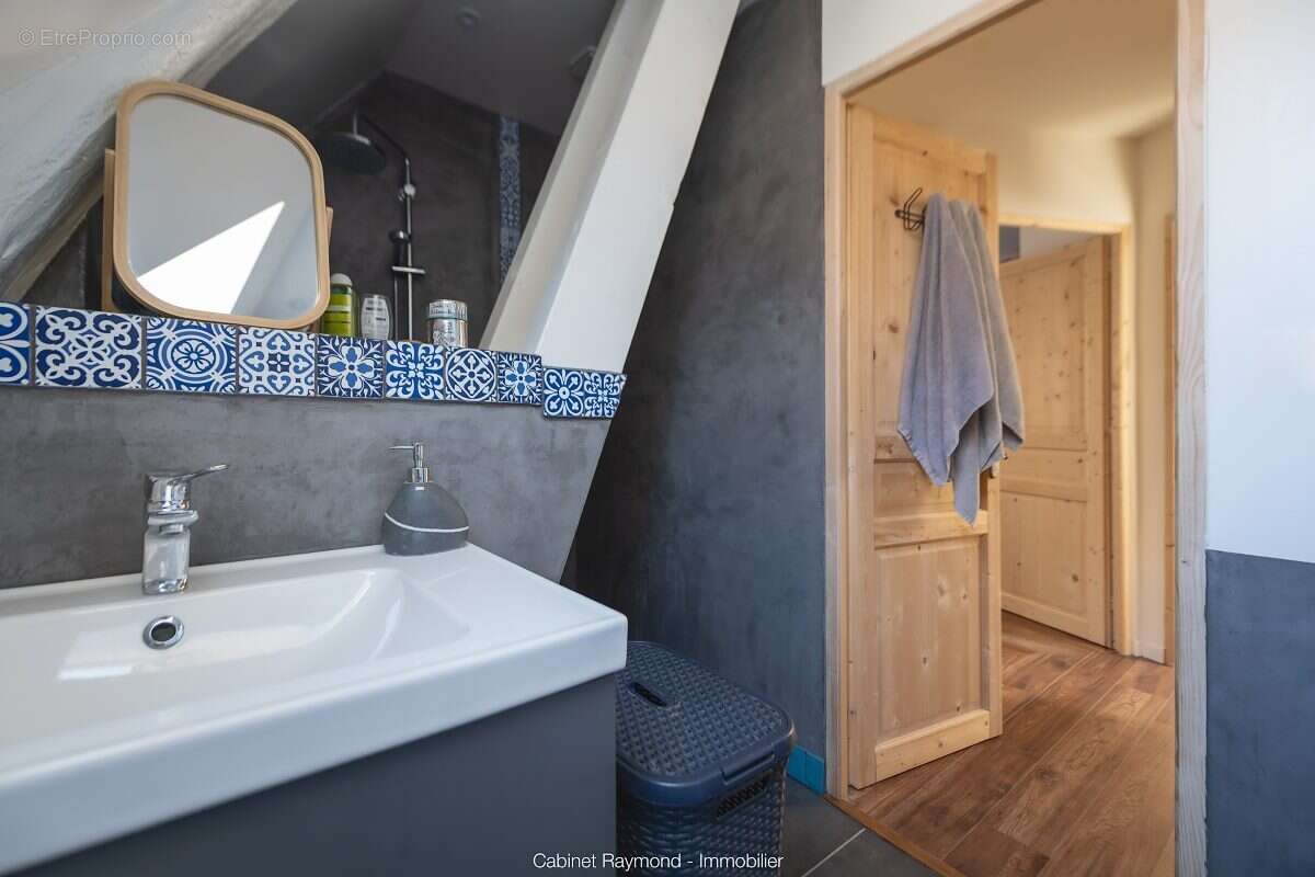 Maison à ENTRAIGUES