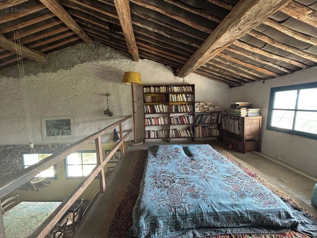 EXCLUSIVITÉ Maison en pierre 335m2 avec 1ha - 04 Alpes-de-Haute-Provence - photo 18