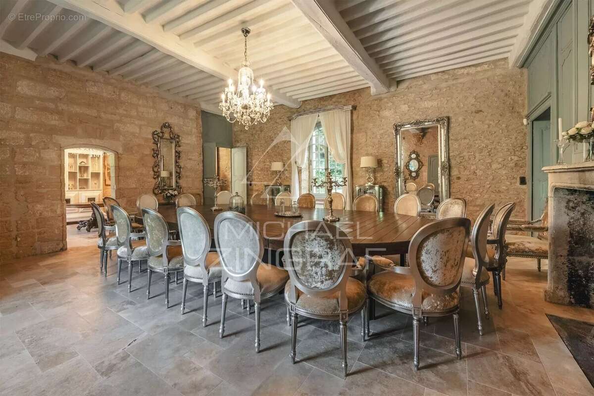 Maison à MAUZENS-ET-MIREMONT