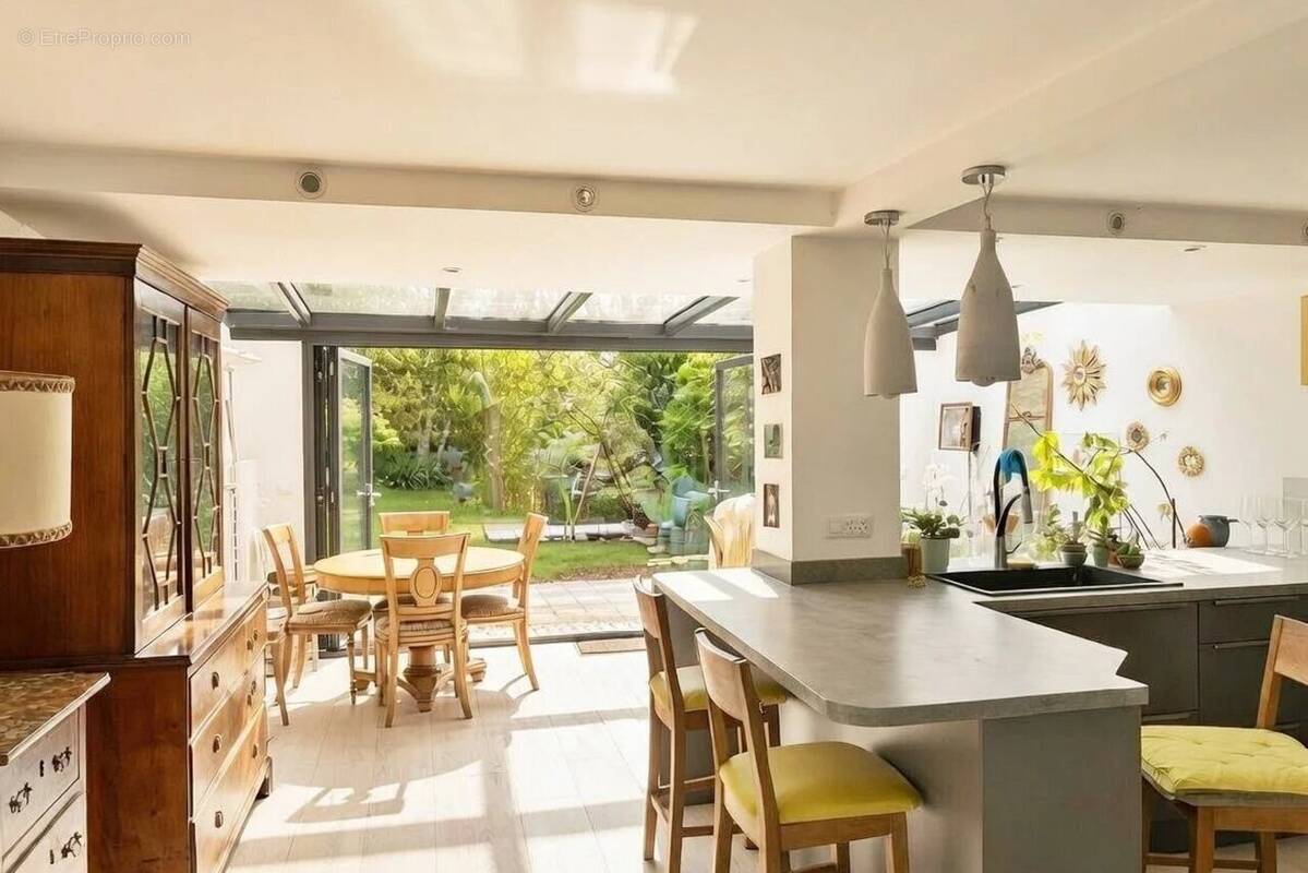 Maison à SAINT-MAUR-DES-FOSSES