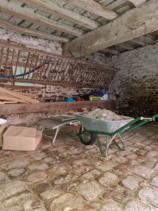 Fermette habitation 180 m2 habitable, et nombreuses dépendances à rénover. Moins de 10min d'Alencon, 4 min de St Ceneri le Gérei - photo 4