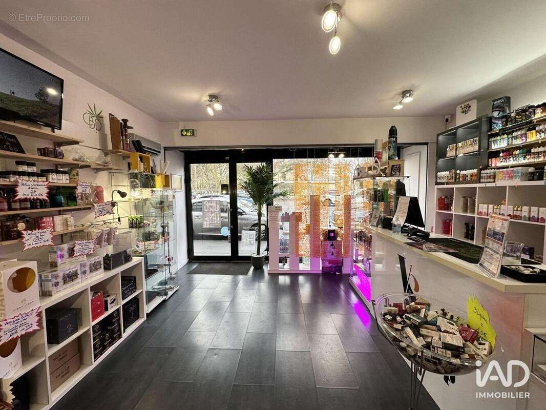 Photo 2 - Commerce à LONGJUMEAU