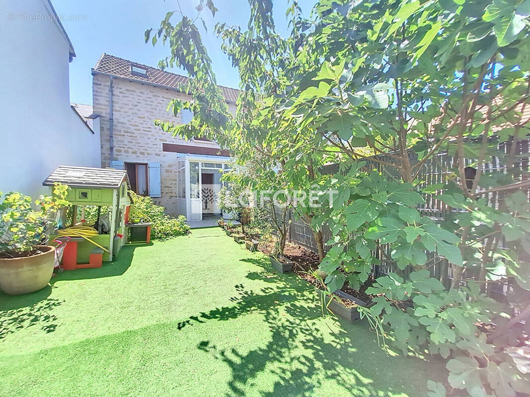 Maison à VERNEUIL-SUR-SEINE