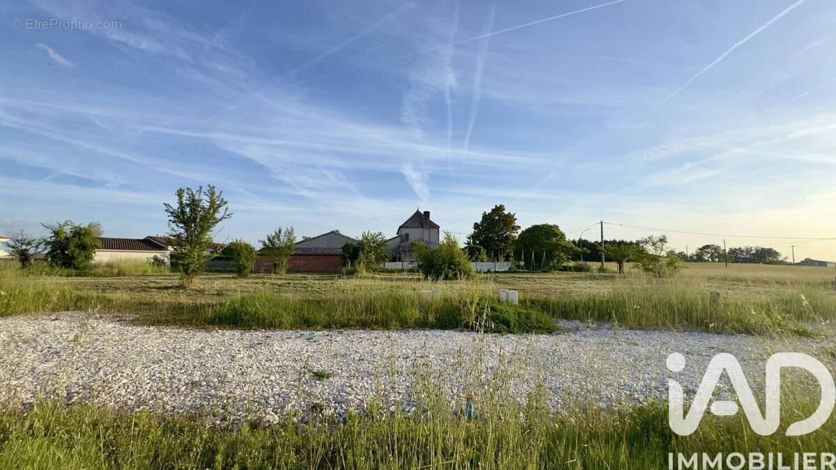 Photo 1 - Terrain à LEVIGNAC-DE-GUYENNE