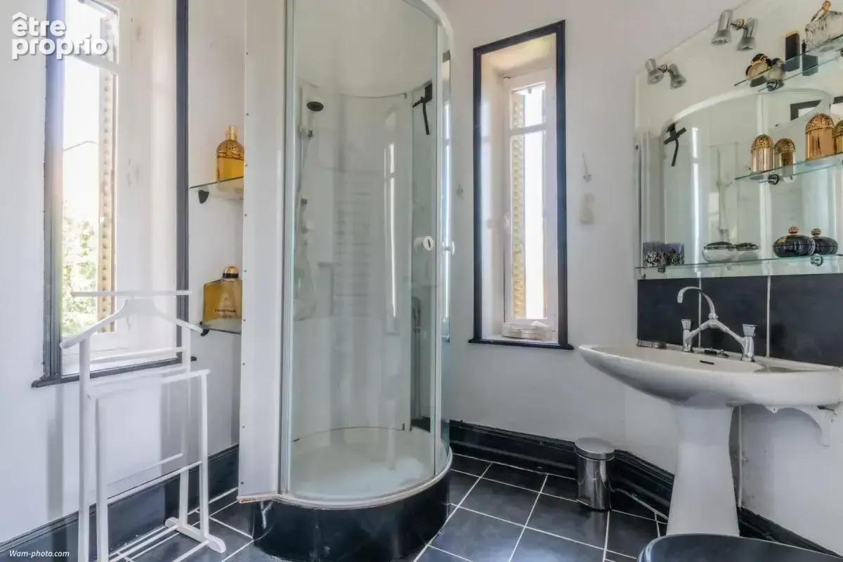 Culan - maison bourgeoise 7 pieces 220m² avec piscine - photo 24