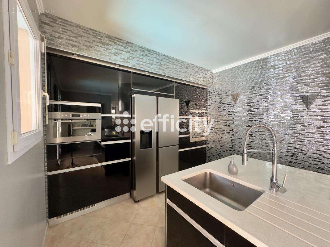 Maison 278 m² à Carry-Le-Rouet  - photo 6