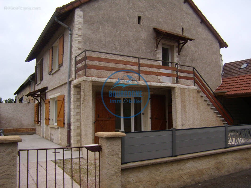 Maison à SEVREY