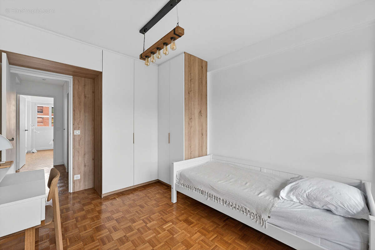 Appartement à PARIS-14E