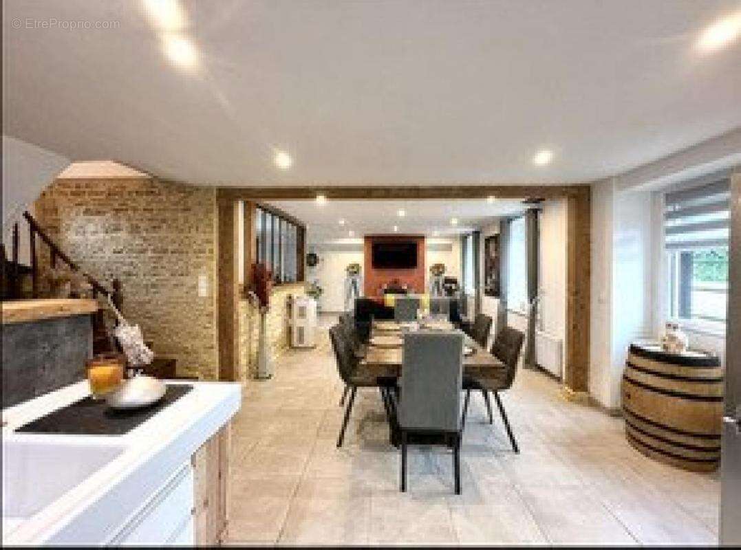 Maison à SAINT-GERMAIN-DE-CLAIREFEUILLE