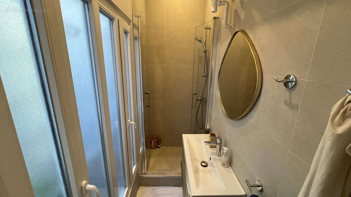 Appartement à PARIS-2E