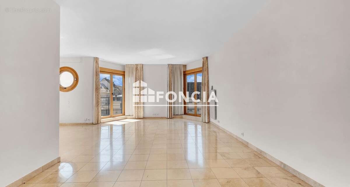 Appartement 4 pièces récent situé Rue Auguste MOUNIE EN HYPER-CENTRE-VILLE - photo 9