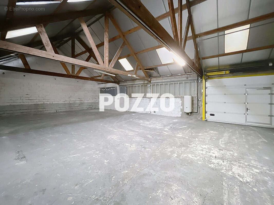 Commerce à VILLEDIEU-LES-POELES