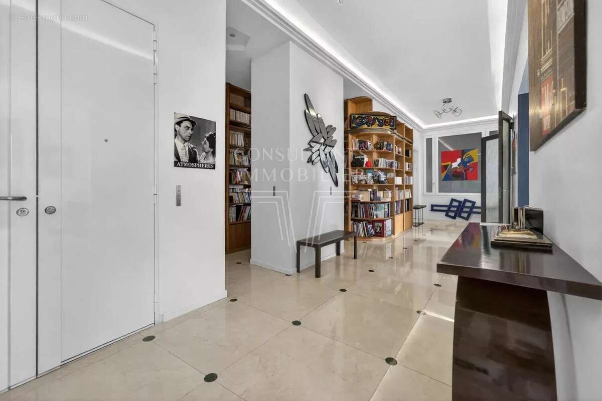 Appartement à PARIS-17E