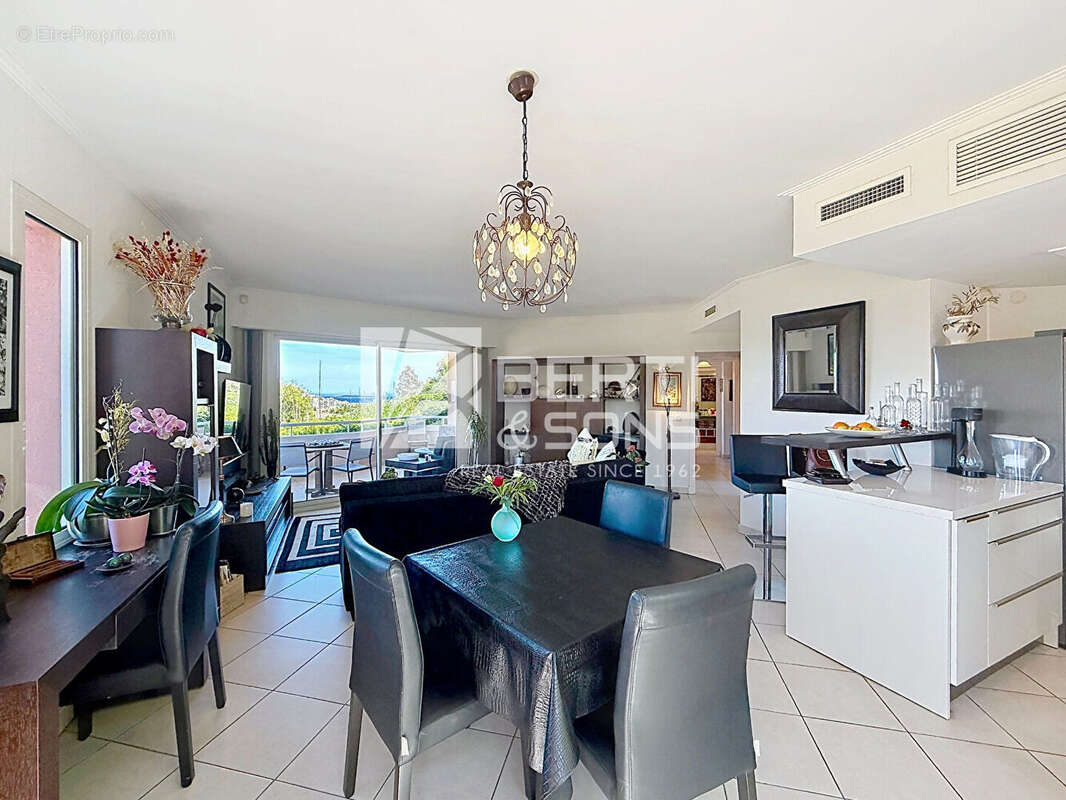 Appartement à MANDELIEU-LA-NAPOULE