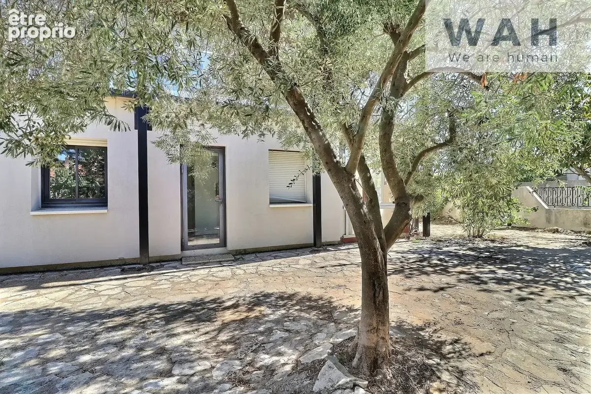 MAUGUIO   Maison 371 m2   Terrain 1100 m2   2 logements   Fort potentiel - photo 10