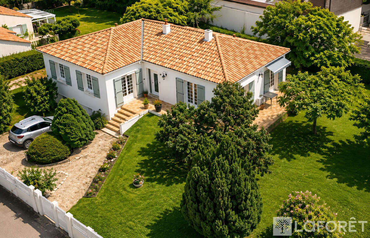 Maison à SAINTES
