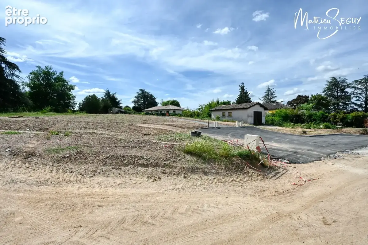 Jolie terrain avec vue pour accueillir tous vos projets de vie ! - photo 3