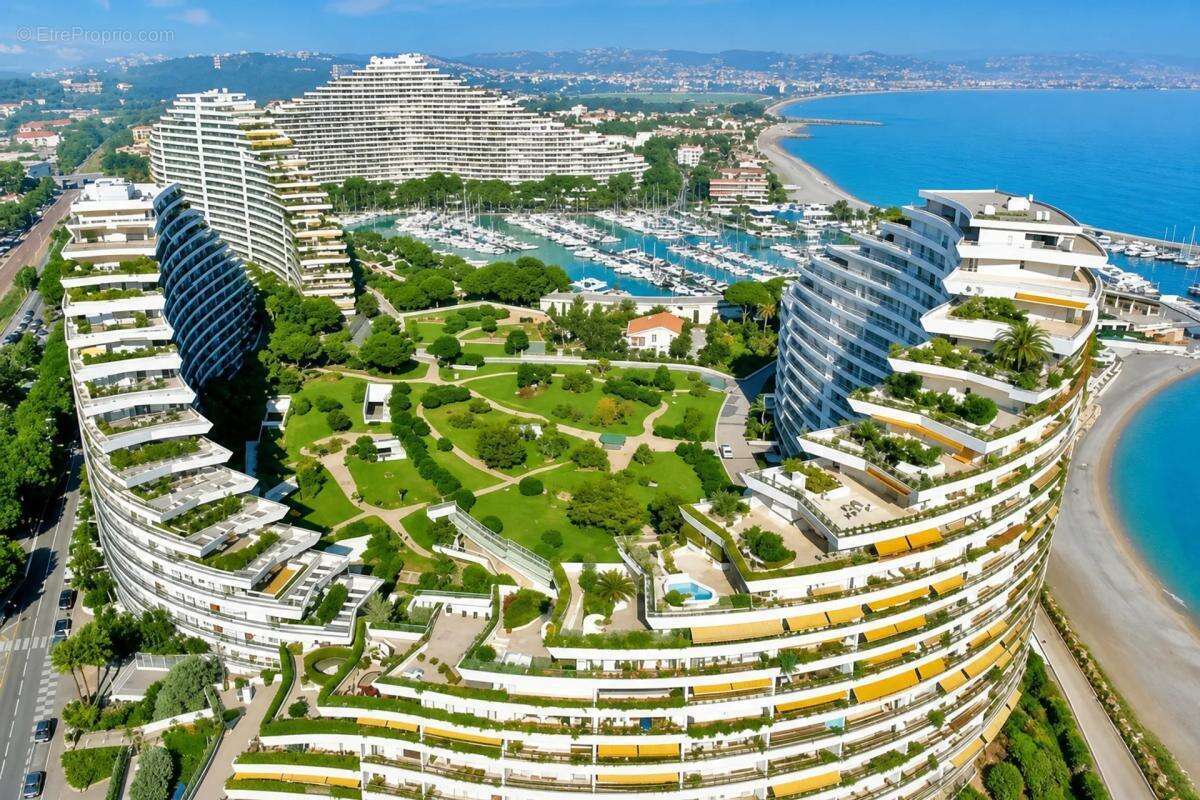 Appartement à VILLENEUVE-LOUBET