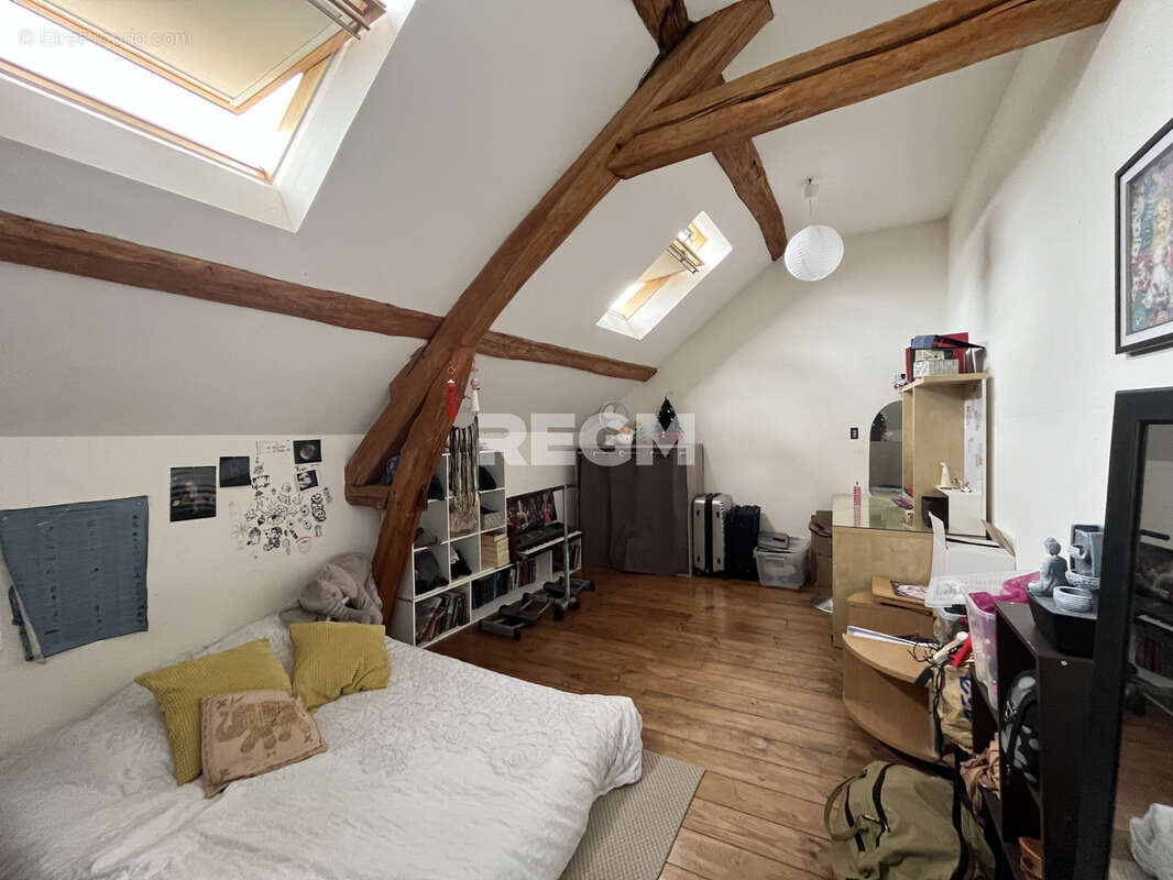 Maison à LA CHAPELLE-LA-REINE