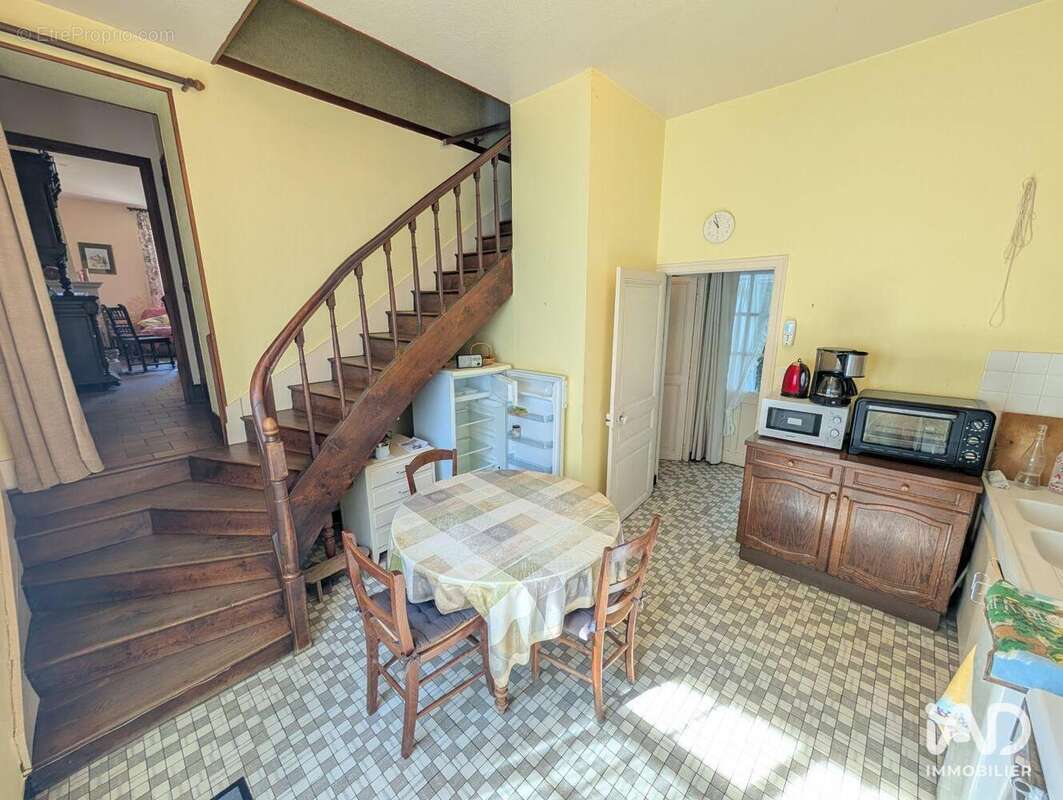 Maison 100 m² à Verrieres  - photo 7