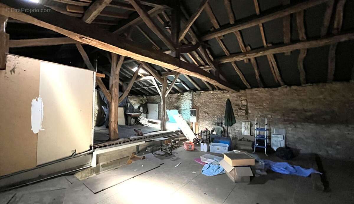 Maison en pierres, à  finir de rénover - avec belle vue -  Vosbles-Valfin (Chavagna) - photo 9