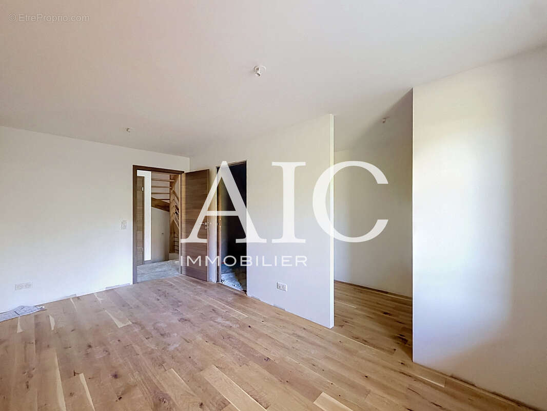 Demi-chalet proche village - photo 6