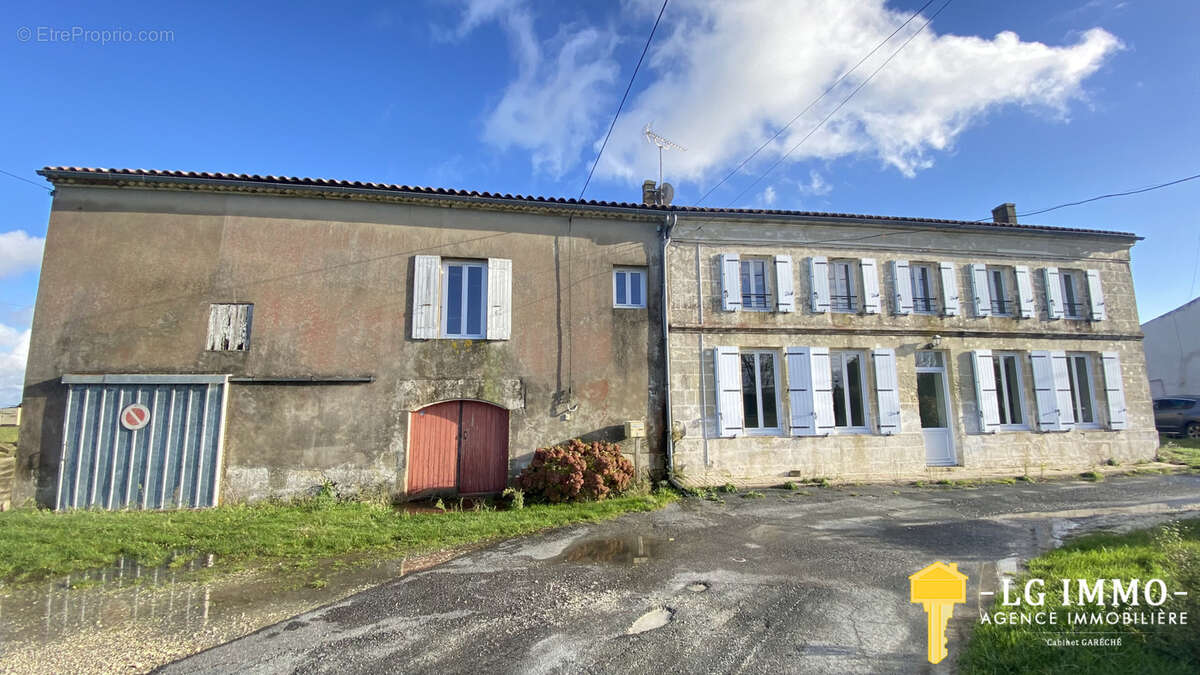 Maison à CHENAC-SAINT-SEURIN-D'UZET