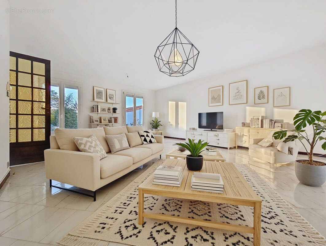 Maison à BLANQUEFORT