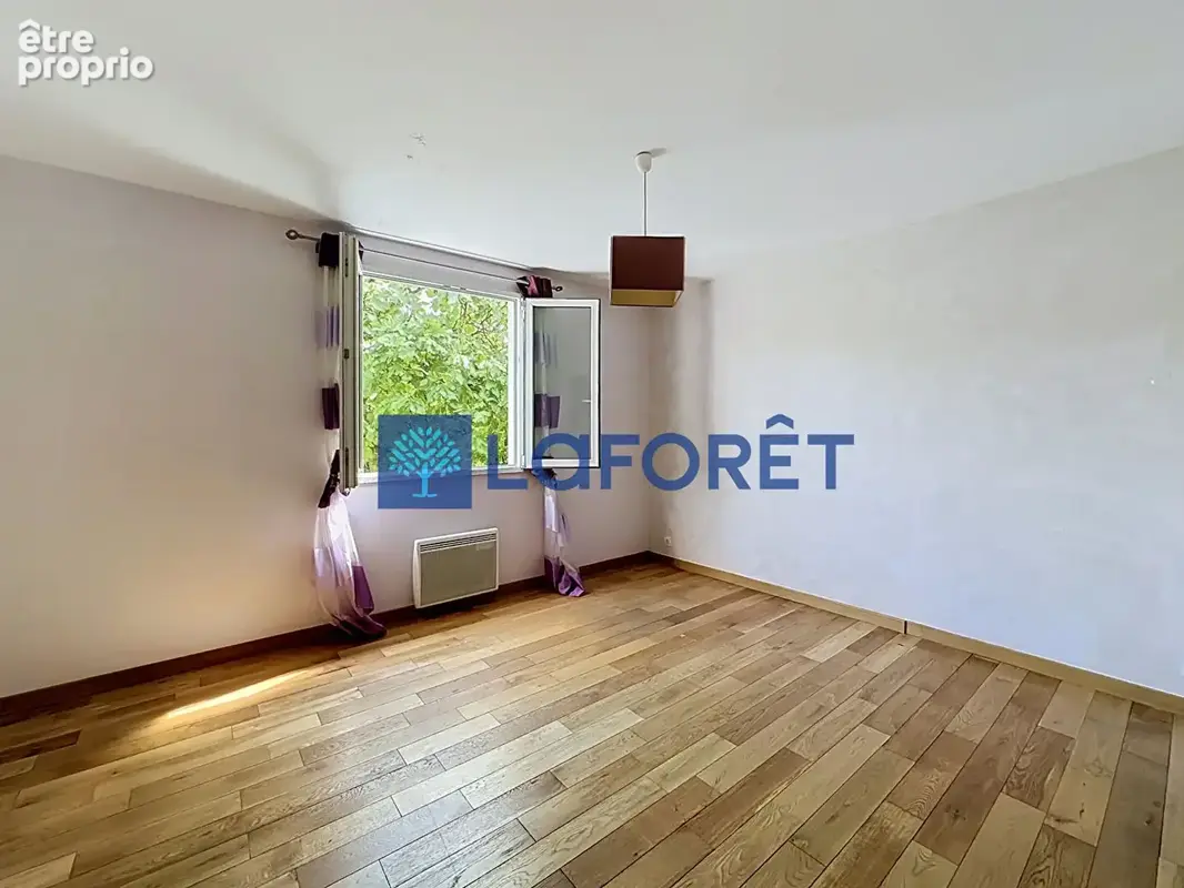 Maison familiale au calme absolu - 3 chambres de plain-pied, combles aménagés et beau terrain arboré - photo 11