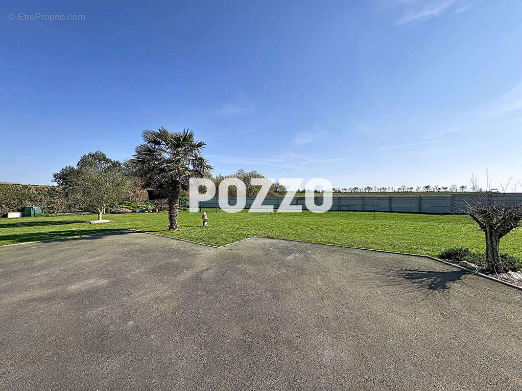 Maison à LINGREVILLE