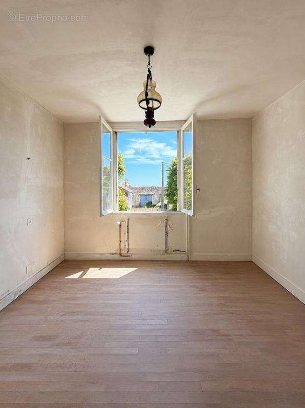 Maison 180 m² à Piegut-Pluviers  - photo 46