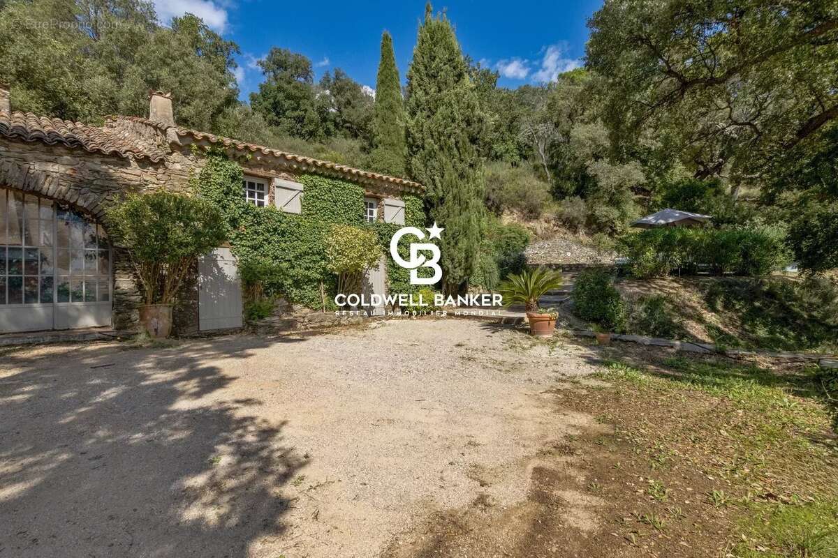 Maison à LA GARDE-FREINET