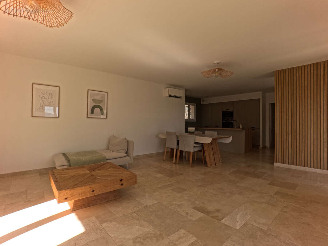 Maison à SOLLIES-VILLE