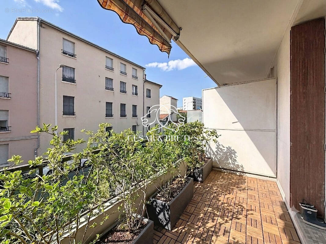Appartement à LYON-8E