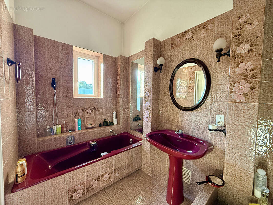 Maison à VOEUIL-ET-GIGET