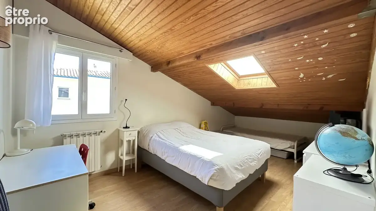 GOLF ET CENTRE VILLE VILLA A PIED POUR CETTE VILLA DE 6 Pièces de 150 m2 sur une parcelle de 800 m2 avec piscine - photo 17